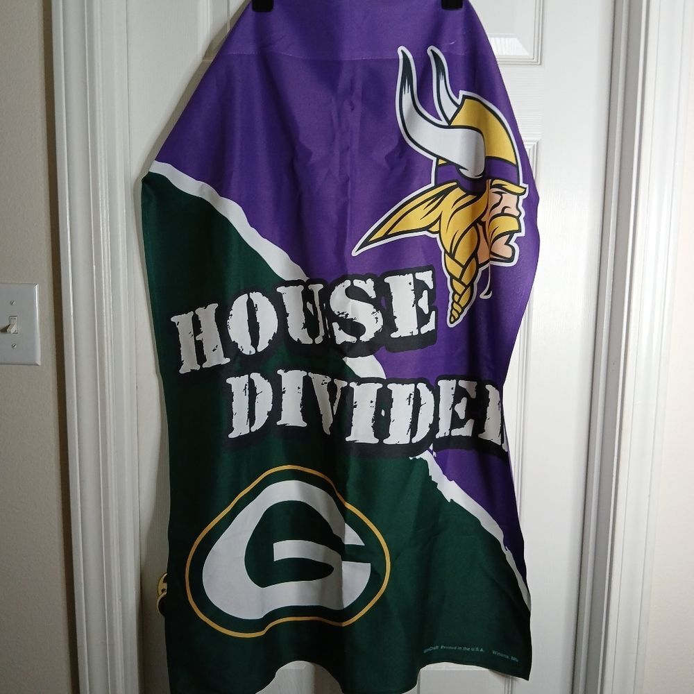 NFL Wincraft House Divided Football Fan Flag - Vikings and Packers 28 X 40